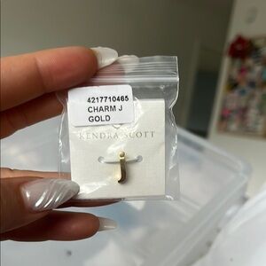 Kendra Scott Gold Cross Pendant Necklace